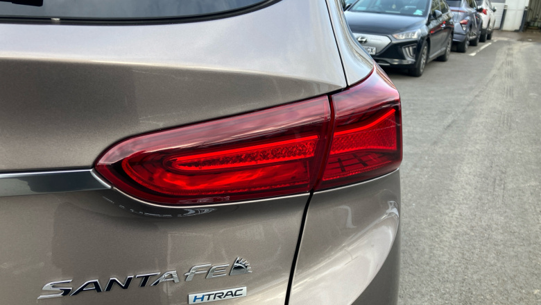 Hyundai Santa Fe 2.2 CRDi Premium 5dr 4WD Diesel Estate